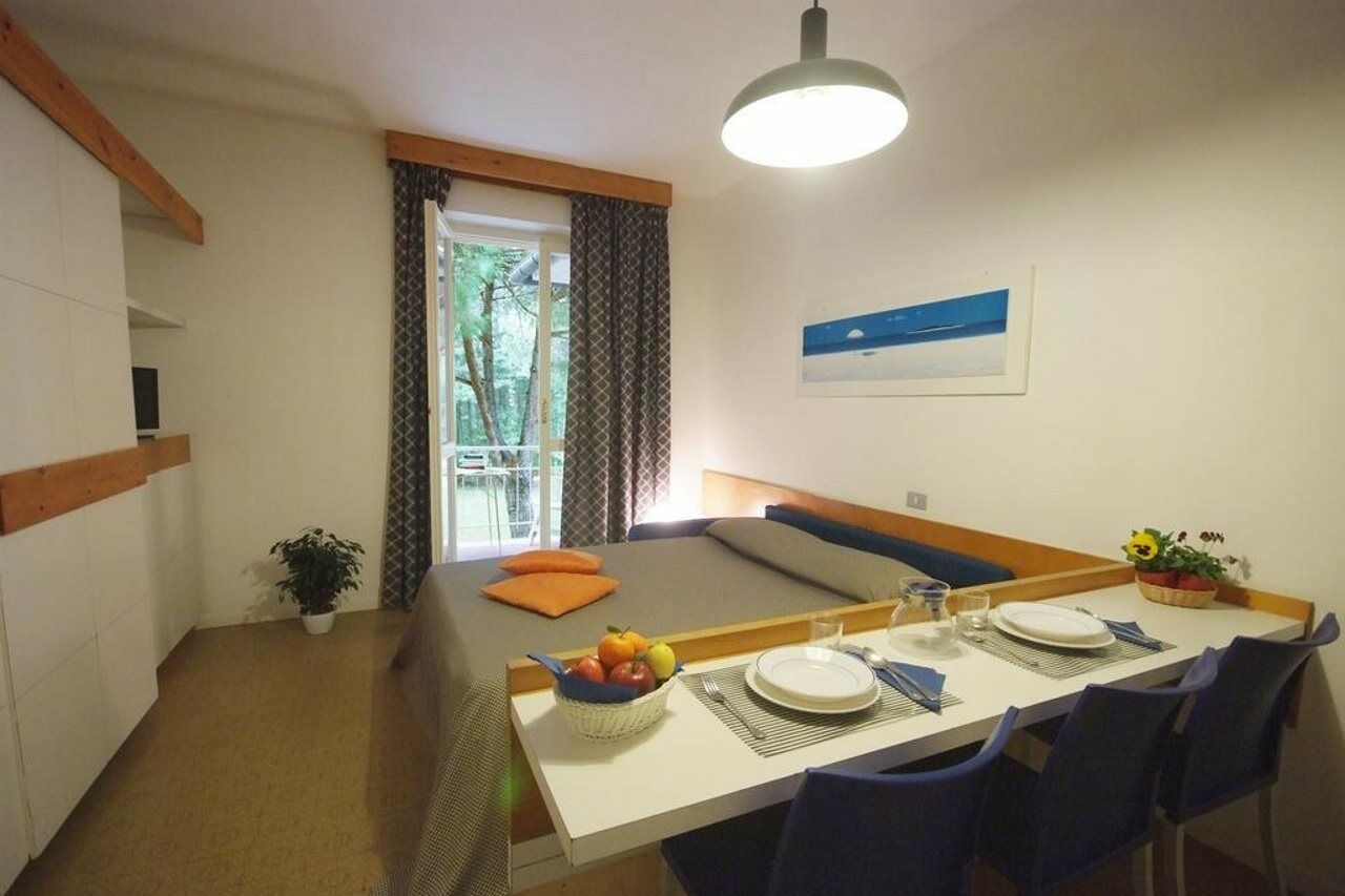 Residence Golfo Della Лакона Екстериор снимка