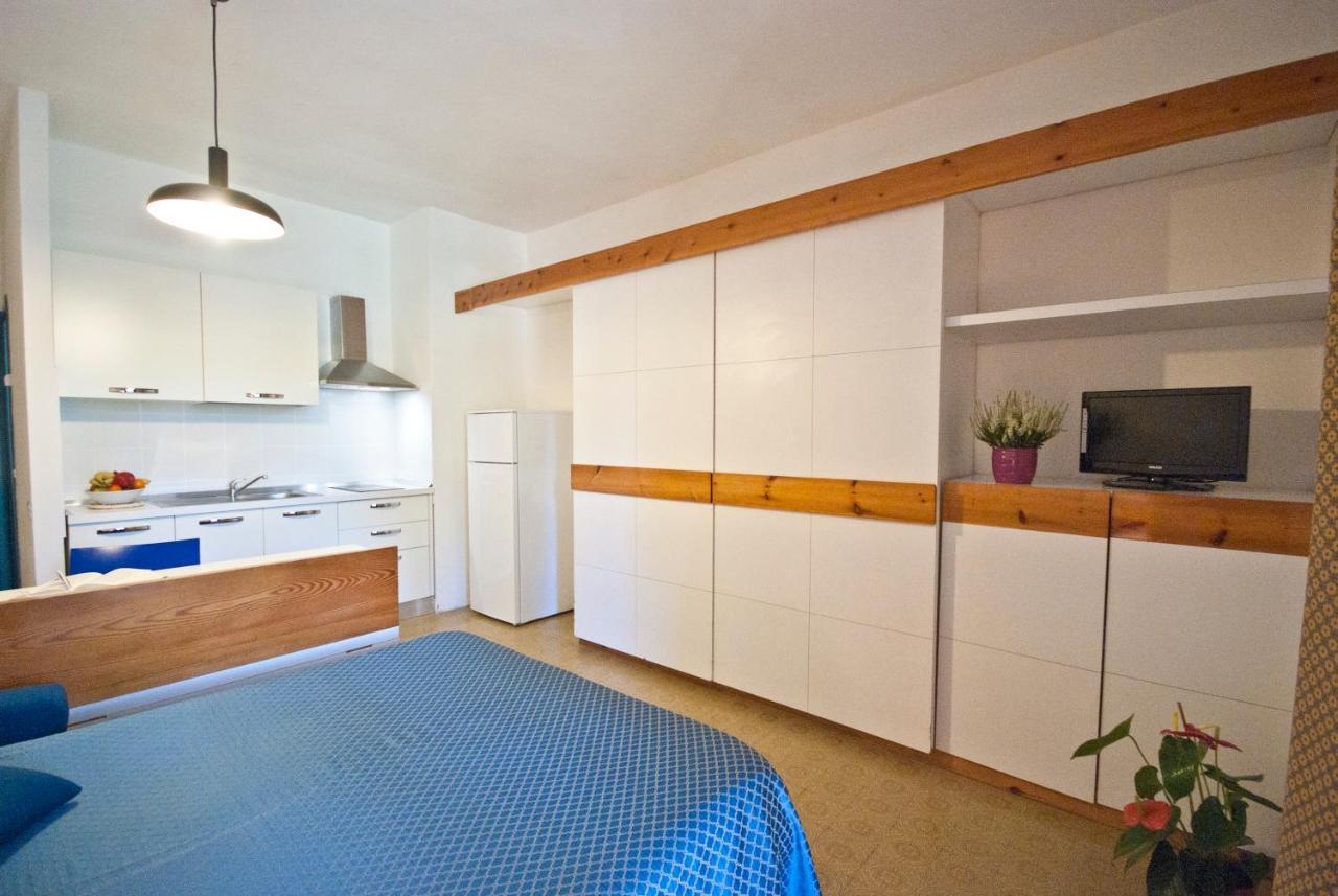 Residence Golfo Della Лакона Екстериор снимка