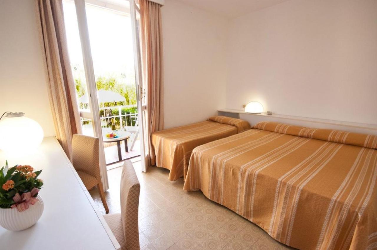 Residence Golfo Della Лакона Екстериор снимка