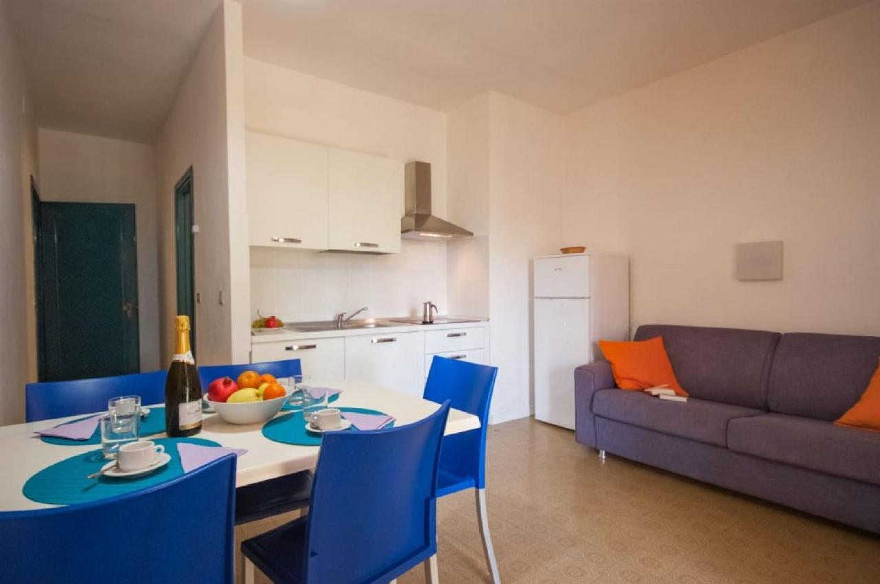 Residence Golfo Della Лакона Екстериор снимка
