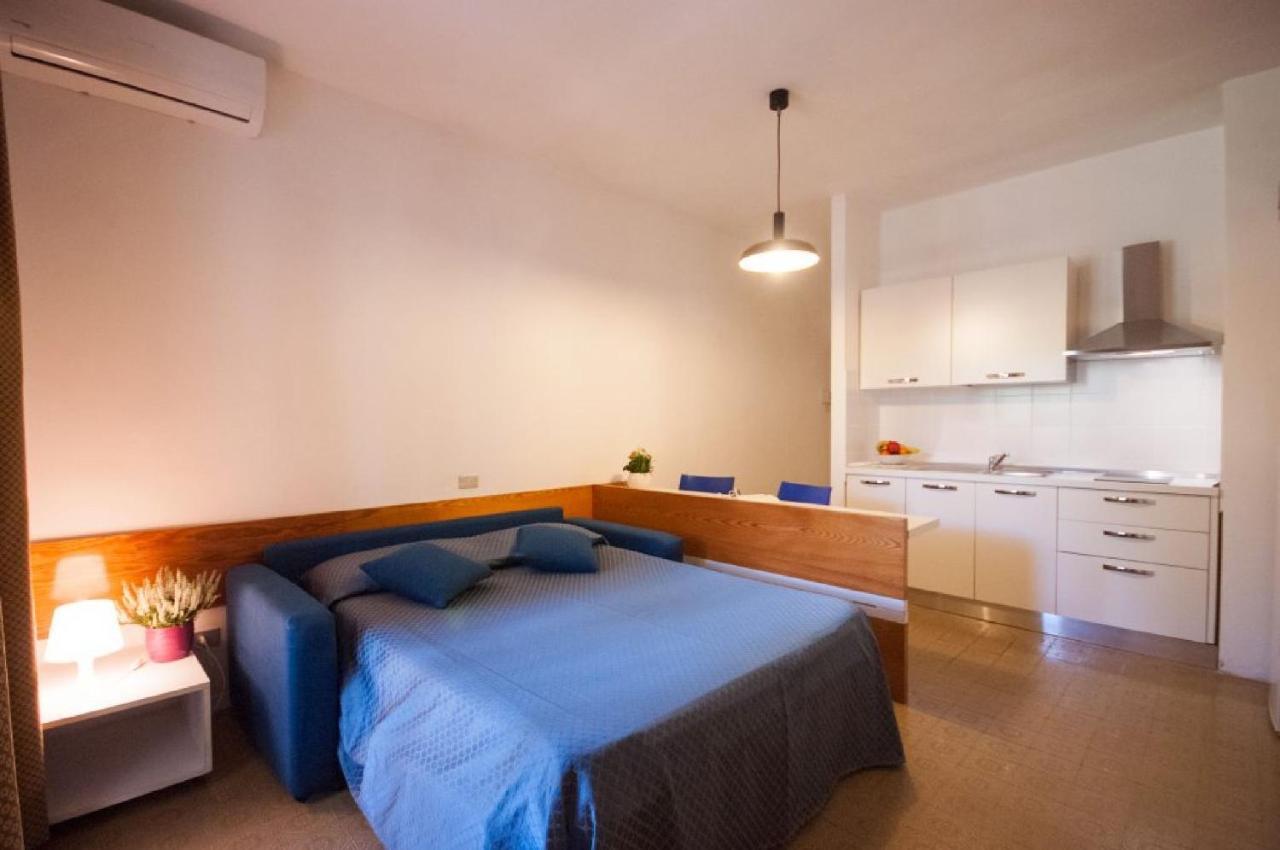 Residence Golfo Della Лакона Екстериор снимка