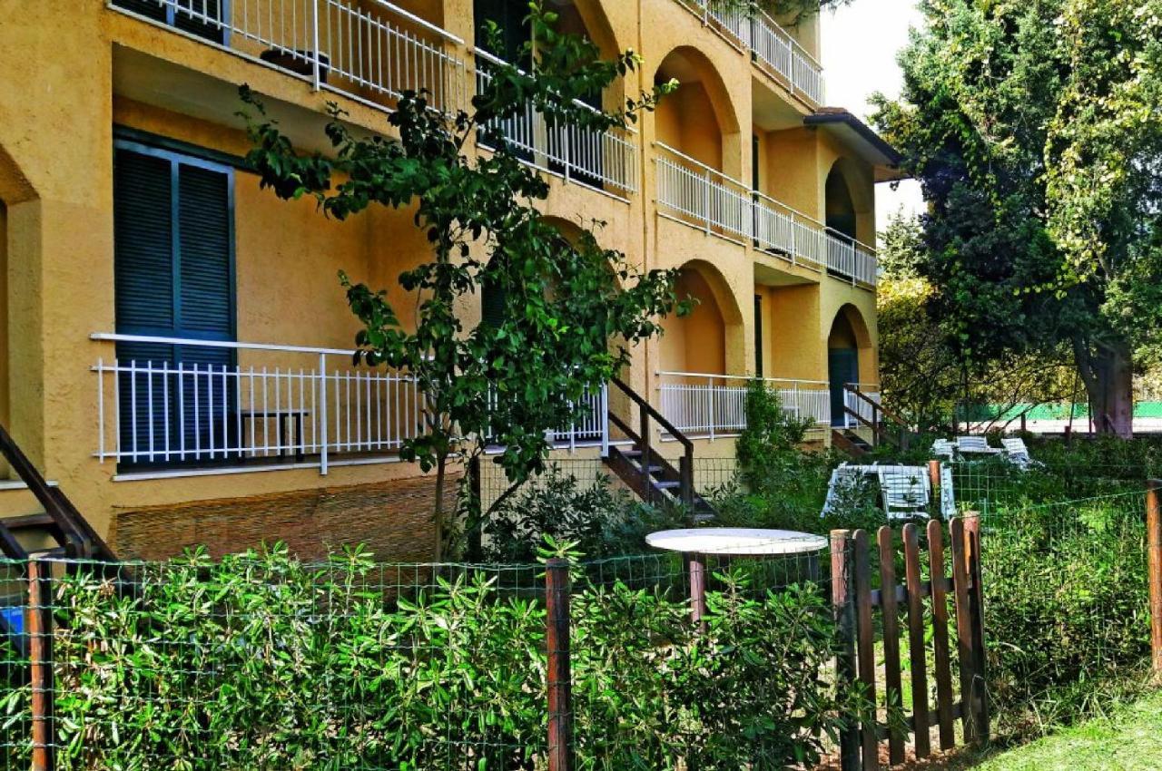 Residence Golfo Della Лакона Екстериор снимка